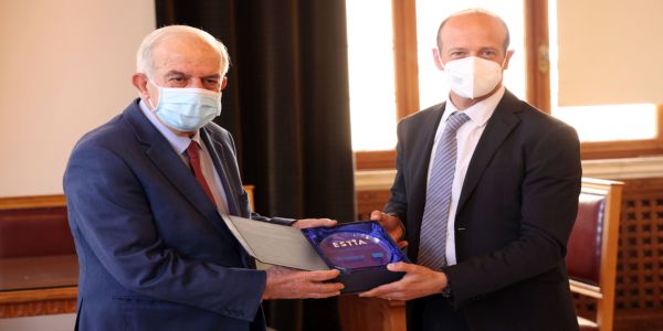 Τιμήθηκε ο Δήμος Ηρακλείου από την Ύπατη Αρμοστεία του ΟΗΕ για την συνεισφορά του στην διαχείριση του Προσφυγικού - Ειδήσεις Pancreta