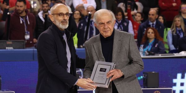 Τιμήθηκε ο Δήμος Ηρακλείου από την Ελληνική Ομοσπονδία Καλαθοσφαίρισης - Ειδήσεις Pancreta