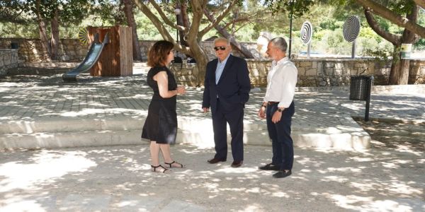 Την νέα παιδική χαρά στην Κνωσό επισκέφθηκε ο Δήμαρχος Ηρακλείου Βασίλης Λαμπρινός - Ειδήσεις Pancreta