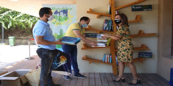 Δυο νέες «οικολογικές βιβλιοθήκες τοποθετήθηκαν στον Καράβολα και στο Πάρκο Γεωργιάδη - Ειδήσεις Pancreta