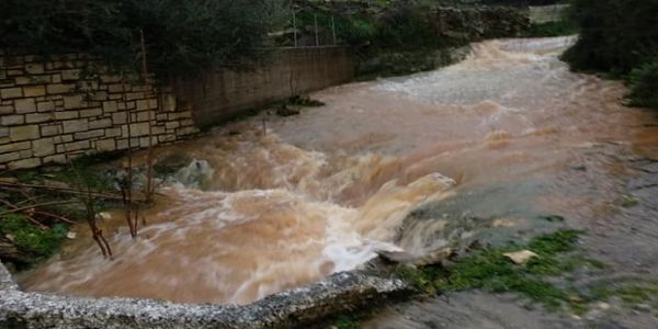 Κρήτη: Πλημμύρισαν δρόμοι από τις συνεχείς βροχοπτώσεις (φωτο) - Ειδήσεις Pancreta