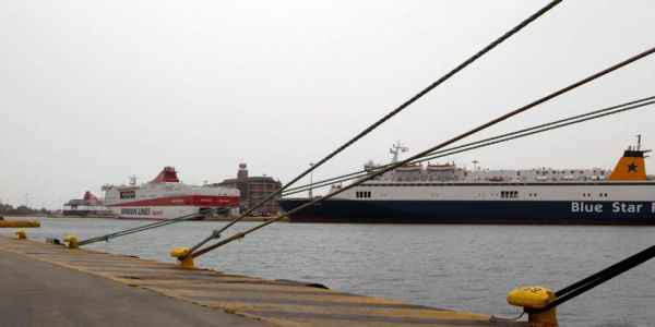 Εγκλωβισμένοι επιβάτες σε πλοίο για Κρήτη από την Τετάρτη [Βίντεο] - Ειδήσεις Pancreta