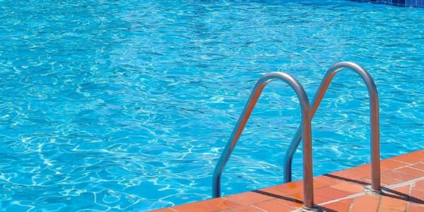 Αφέθηκαν ελεύθερες για τον πνιγμό της 8χρονης σε πισίνα ξενοδοχείου - Ειδήσεις Pancreta