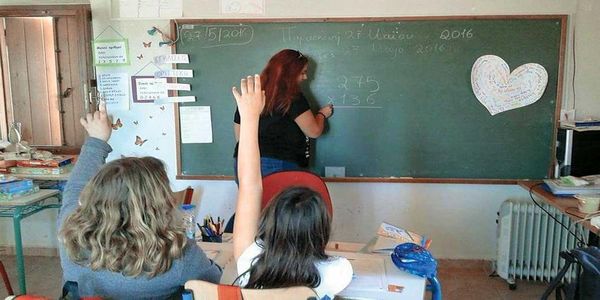 Μια μαθήτρια, μια δασκάλα και μια φιλοξενούμενη στο ξεχασμένο σχολείο της Γαύδου - Ειδήσεις Pancreta