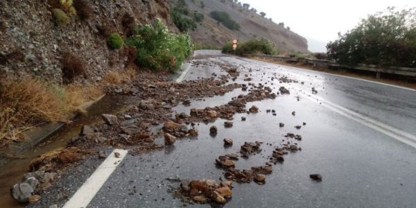 Κατολισθήσεις στο οδικό δίκτυο της Κρήτης από την δυνατή βροχή – Δείτε σε ποια σημεία - Ειδήσεις Pancreta