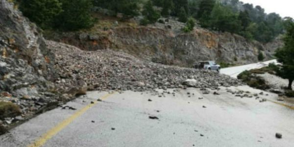 Κρήτη: Κατολισθήσεις, πλημμύρες και προβλήματα από τις βροχές (Φωτο) - Ειδήσεις Pancreta