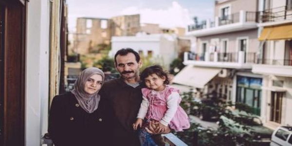 Μια οικογένεια προσφύγων από τη Συρία ξαναβρήκε τις ρίζες της στην Κρήτη - Ειδήσεις Pancreta