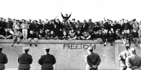 9 Νοεμβρίου 1989: Γκρεμίζεται το «Τείχος του Βερολίνου» - Ειδήσεις Pancreta