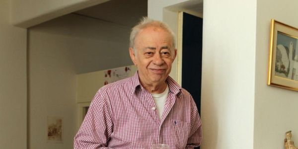 Πέθανε ο συγγραφέας Βασίλης Αλεξάκης - Ειδήσεις Pancreta