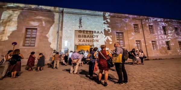 Μαγνητίζει καθημερινά Έλληνες και ξένους το επιτυχημένο φεστιβάλ βιβλίου στα Χανιά (photos) - Ειδήσεις Pancreta