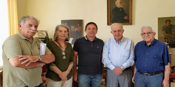 Μια πολύ σημαντική δωρεά δέχτηκε η Βικελαία Δημοτική Βιβλιοθήκη Ηρακλείου - Ειδήσεις Pancreta