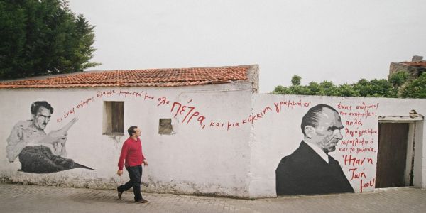 Νίκος Καζαντζάκης, Ένα συννεφάκι το Δεκαπενταύγουστο - Ειδήσεις Pancreta