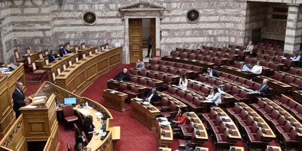 Βουλή: Στα ύψη οι τόνοι στη συζήτηση επί του προϋπολογισμού - Το βράδυ η ονομαστική ψηφοφορία - Ειδήσεις Pancreta