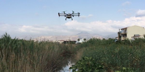 Αεροψεκασμός με drone στο Γιόφυρο στο πλαίσιο της καταπολέμησης των κουνουπιών από την Περιφέρεια Κρήτης - Ειδήσεις Pancreta