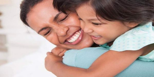 Ποια είναι η επίδραση της αγκαλιάς στα παιδιά; - Ειδήσεις Pancreta