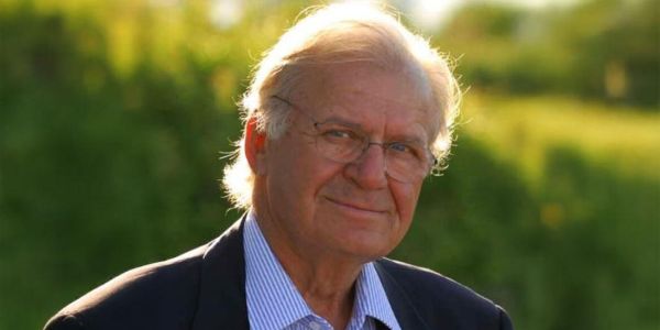 Είμαι ο Φώτης. Τα λόγια αυτά είναι από όλους μας.