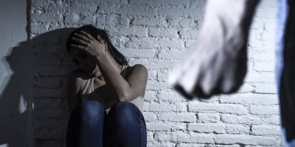 Δεν μένουν όλες «ασφαλείς» όταν μένουν στο σπίτι