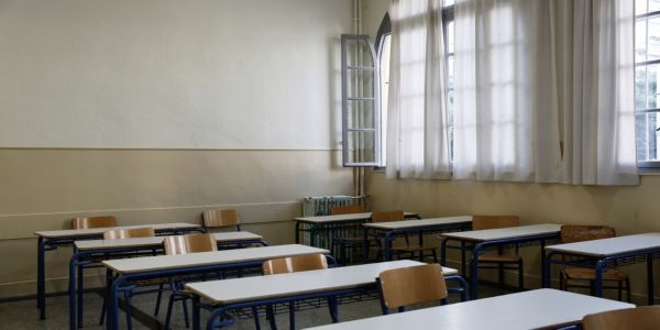 «Δεν είμαστε επαίτες – Επιστήμονες είμαστε που ερχόμαστε να διδάξουμε τα παιδιά σας»