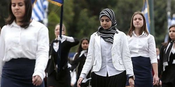 Εθνική επέτειος με τρομοκρατία και πρόσφυγες