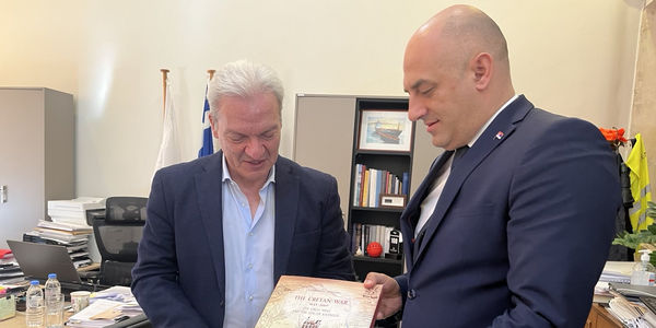 Συνάντηση του Δημάρχου Ηρακλείου με τον Πρέσβη της Δημοκρατίας της Σερβίας στην Ελλάδα