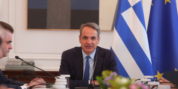 Συνεδρίαση του Υπουργικού Συμβουλίου υπό τον Πρωθυπουργό Κυριάκο Μητσοτάκη, στο Μέγαρο Μαξίμου, Πέμπτη 26 Μαρτίου 2026. Στην συνεδρίαση συζητήθηκαν, το ζήτημα της αύξησης του κατώτατου μισθού, οι διεθνείς εξελίξεις, το Ταμείο Ανάκαμψης και Ανθεκτικότητας, όπως και το νέο Σύμφωνο για τη Μετανάστευση και το Άσυλο. Επίσης παρουσιάστηκαν νομοσχέδια από τα υπουργεία Ανάπτυξης, Πολιτισμού, Παιδείας και Ψηφιακής Διακυβέρνησης. (ΣΩΤΗΡΗΣ ΔΗΜΗΤΡΟΠΟΥΛΟΣ/EUROKINISSI)