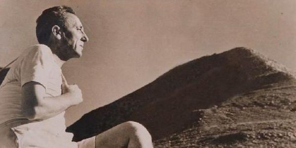 Νικηφόρος Βρεττάκος: Το άσβηστο φως της Αγάπης και της Ειρήνης