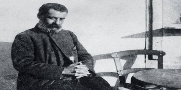 Ο ΠΑΠΑΔΙΑΜΑΝΤΗΣ ΚΑΙ ΟΙ ΣΕΛΦΙ