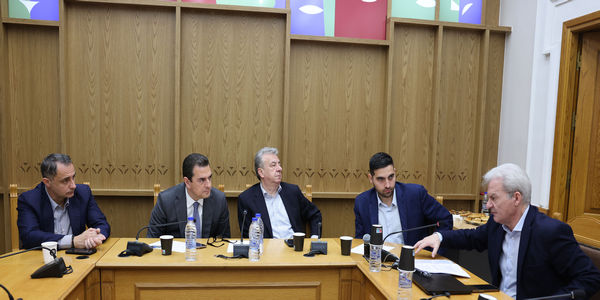 Με γεμάτη ατζέντα στη συνάντηση με τον Κώστας Σκρέκα ο Αλέξης Καλοκαιρινός