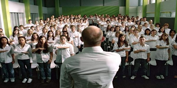 Το Κύμα: Είναι βιβλίο και ταινία. Θα μπορούσε να είναι πραγματικότητα;