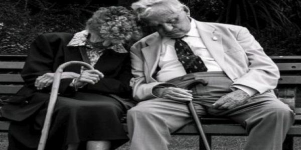ΡΕΚΒΙΕΜ ΓΙΑ ΤΗ ΤΡΙΤΗ ΗΛΙΚΙΑ