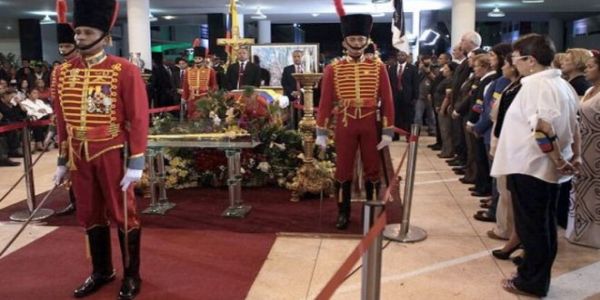 Μια εικόνα από την κηδεία του Ούγκο Τσάβες