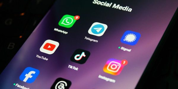Τέλος η ανωνυμία στα social media – Νόμος για την ταυτοποίηση χρηστών στην Ελλάδα