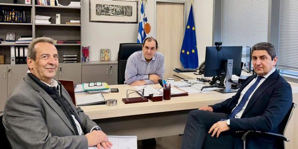 Λευτέρης Αυγενάκης «Εξέλιξη στην πορεία αποκατάστασης των ζημιών στο παραλιακό μέτωπο Γουβών»