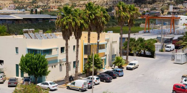 Συνεχίζονται στην κάθοδο της Λ. Δημοκρατίας και στην οδό Μηνά Γεωργιάδη οι εργασίες αντικατάστασης του δικτύου ύδρευσης της ΔΕΥΑΗ