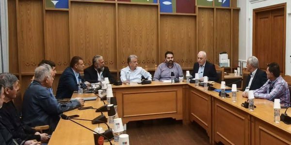 Στο επίκεντρο η στήριξη της ελαιοκομίας στη Βιάννο – Σύσκεψη στην Περιφέρεια Κρήτης
