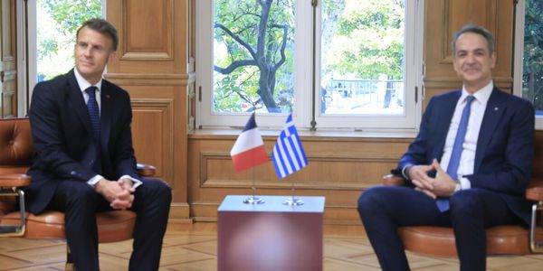Συνάντηση του πρωθυπουργού Κυριάκου Μητσοτάκη με τον πρόεδρο της Γαλλίας Emmanuel Macron, στο Μέγαρο Μαξίμου, Σάββατο 25 Απριλίου 2026.  (ΓΙΩΡΓΟΣ ΚΟΝΤΑΡΙΝΗΣ/EUROKINISSI)