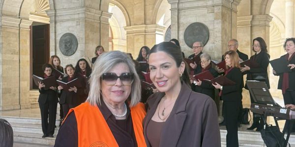 Στο Παζάρι του Συνδέσμου μελών Γυναικείων Σωματείων η Ελένη Βατσινά