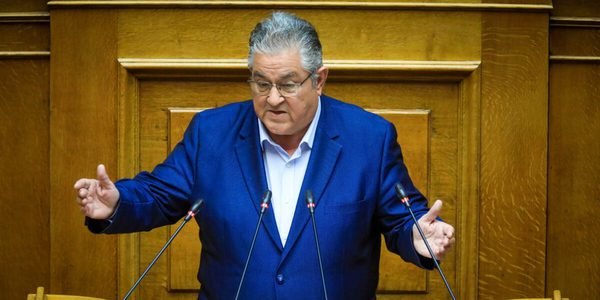 Ολομέτωπη επίθεση Κουτσούμπα σε Μητσοτάκη και Τσίπρα: «Αποκρουστικό παζάρι για να μαζέψετε κουκιά»