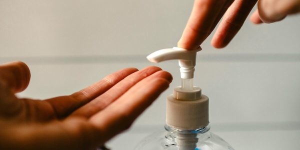 Μελέτη: Μικρόβια «επιβιώνουν» στα νοσοκομεία και μεταδίδονται ακόμη και μέσω του αέρα