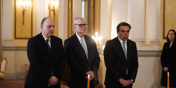 Ορκίστηκαν τα νέα μέλη της κυβέρνησης