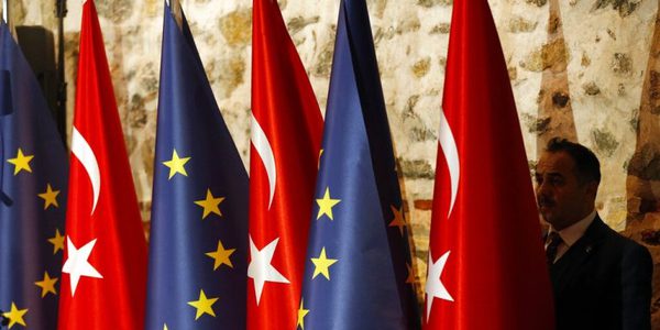 Βρυξέλλες προς Άγκυρα: Πάγος στην ένταξη, «καμπανάκι» για δημοκρατία και Ανατολική Μεσόγειο