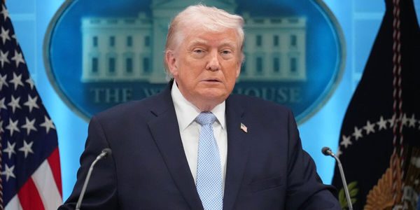Ο Τραμπ ανακοίνωσε παράταση της εκεχειρίας μετά το αδιέξοδο στις διαπραγματεύσεις ΗΠΑ-Ιράν