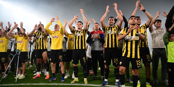 Super League:  Η ΑΕΚ τη φιέστα τίτλου και ο Ολυμπιακός το Champions League μετά το τελικό 1-1