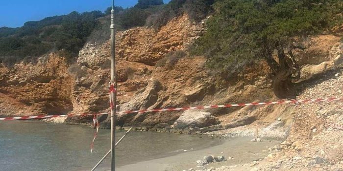 Κλιμάκιο του Στρατού περισυνέλλεξε το πυραυλικό εξάρτημα που βρέθηκε σε παραλία του Αγίου Νικολάου