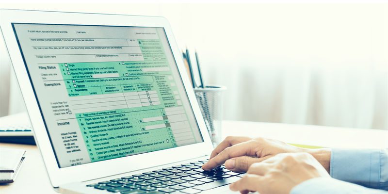 Αναθεωρούνται τα πρόστιμα για εκπρόθεσμες δηλώσεις στην Εφορία – Ποιοι γλιτώνουν, ποιοι θα λάβουν αναδρομικά επιστροφή για πληρωμές από το 2024