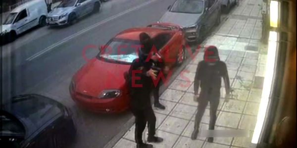 Ηράκλειο: Σοκάρει βίντεο ντοκουμέντο από την άγρια επίθεση με μαχαίρι και όπλα έξω από μπαρ