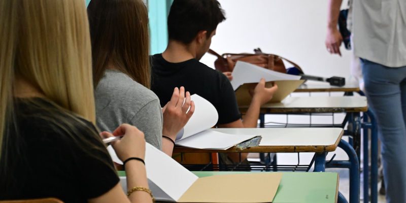 «Πανωλεθρία» σε Μαθηματικά και Αρχαία στις Πανελλήνιες – Πολλοί κάτω από τη βάση