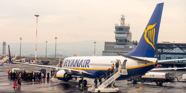 H Ryanair φεύγει από το αεροδρόμιο «Μακεδονία», ενημέρωσε τους εργαζομένους της για το κλείσιμο της βάσης της
