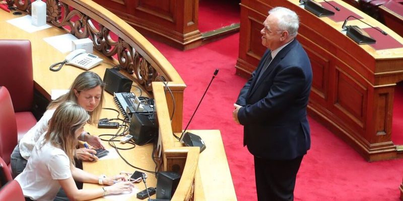 Γιάννης Δραγασάκης: Ορκίστηκε βουλευτής και αμέσως μετά ανακοίνωσε την ανεξαρτητοποίησή του