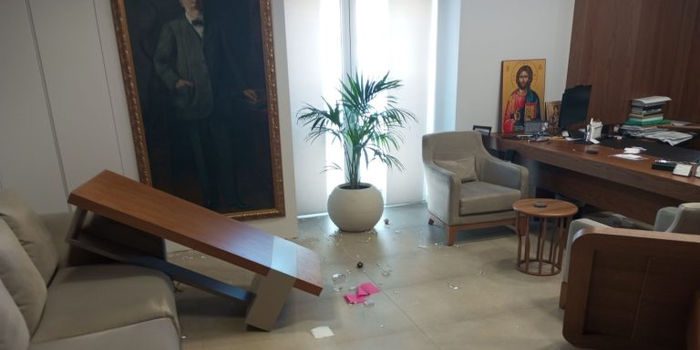 Επίθεση στο γραφείο του Δημάρχου Ρεθύμνης – Μία σύλληψη